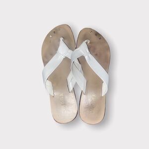 Enigma White Leather Thong Sandals Size 8